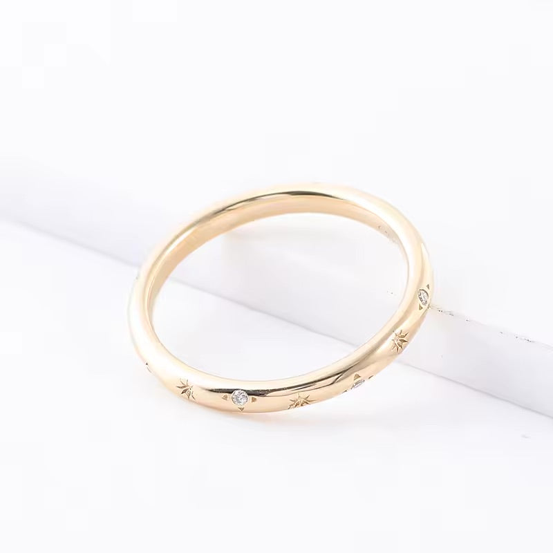 Ivictress Moissanite Luxury Band Ring – Exclusive Sparkle