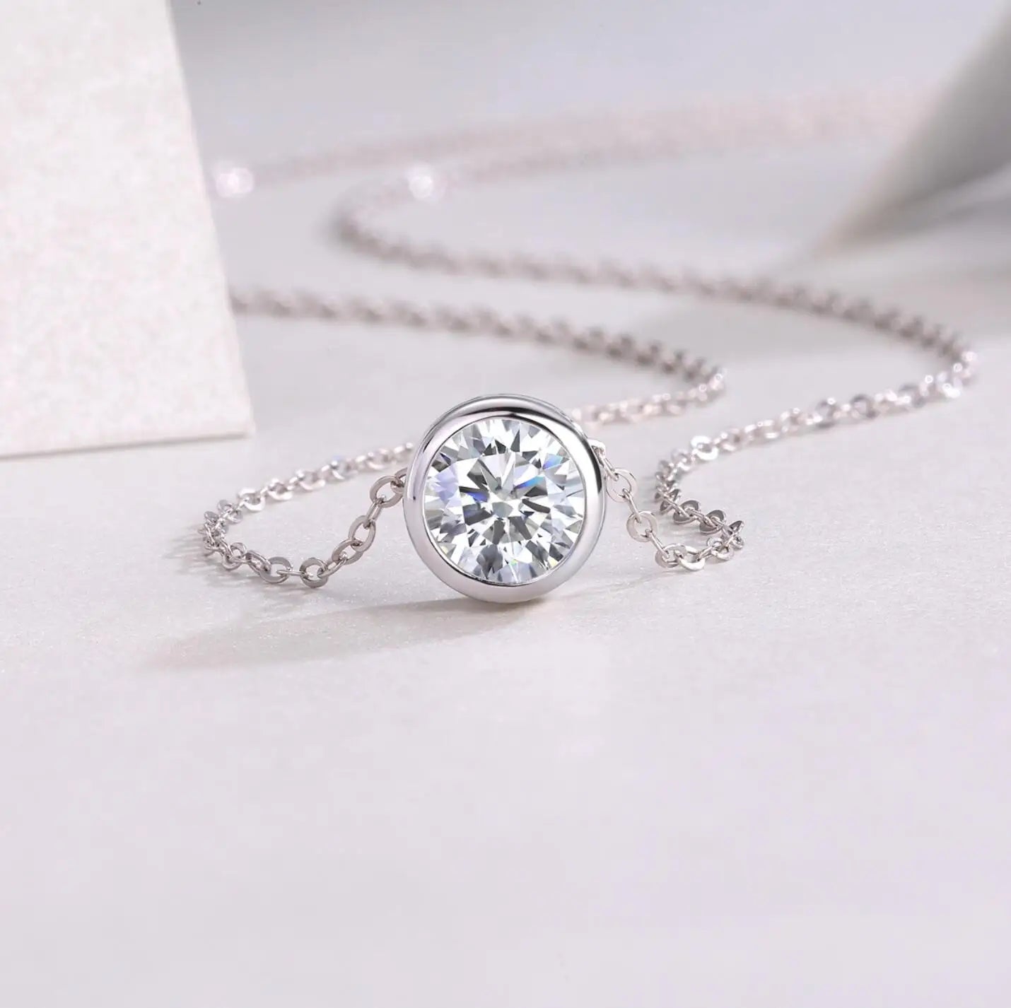 Radiant Moissanite Luxury Necklace - 18k Gold Plated Elegance