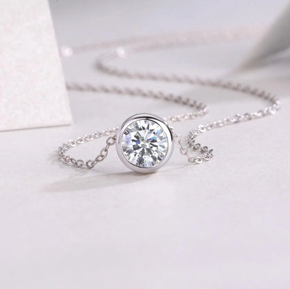Radiant Moissanite Luxury Necklace - 18k Gold Plated Elegance