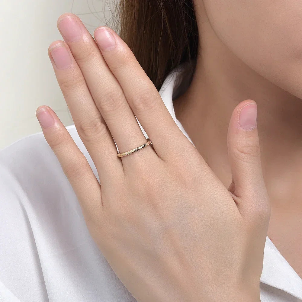 Ivictress Moissanite Luxury Band Ring – Exclusive Sparkle